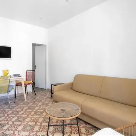 Remarquable T2 Avec Terrasse Carqueiranne